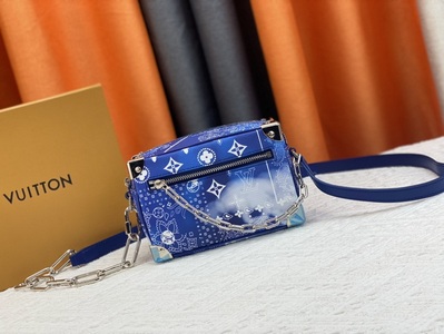 LV Handbags 829